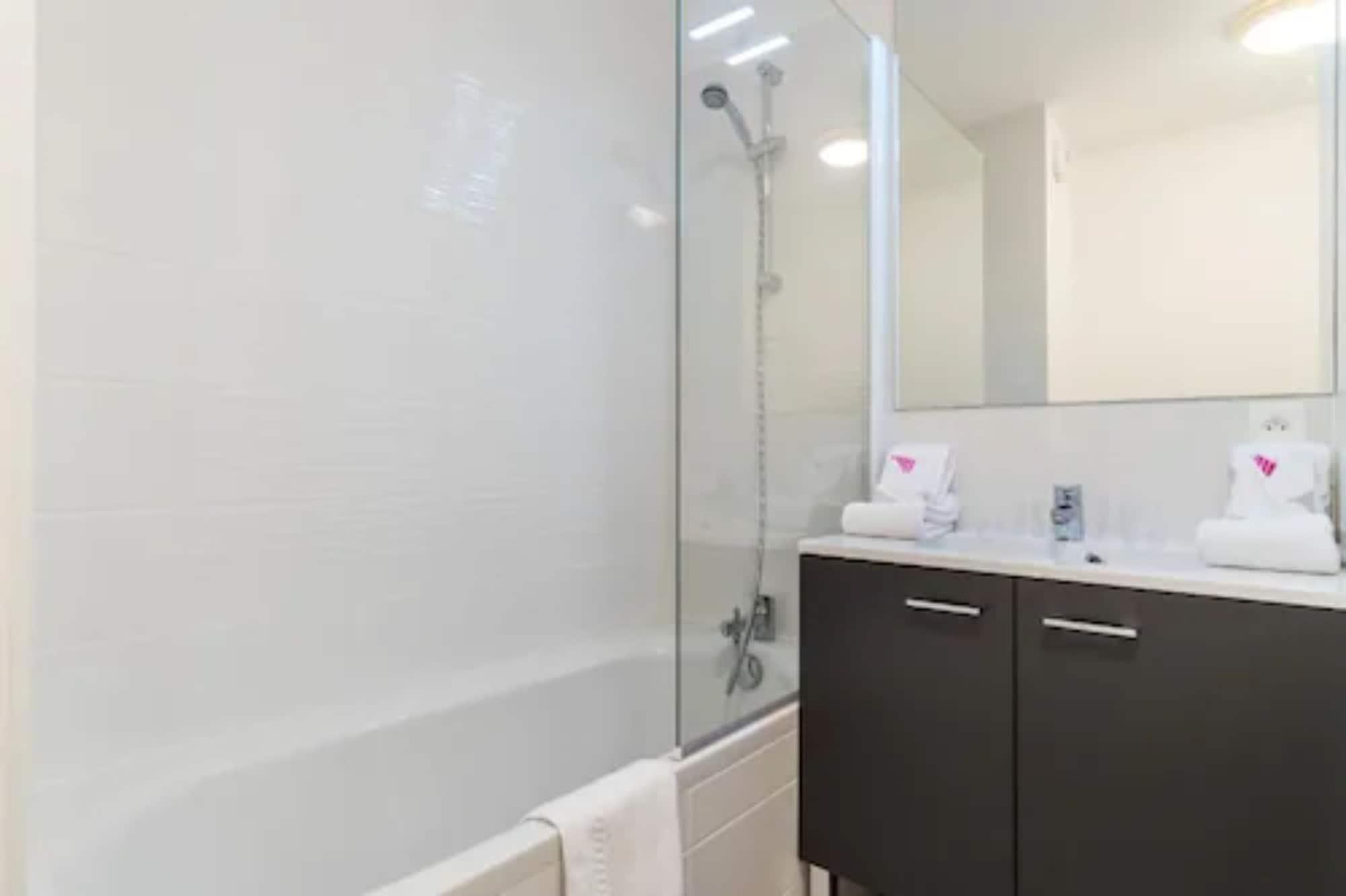 เนเมีย อพาร์ตโฮเทล เรสซิเดนซ์ เลอ แก วิกตอร์ Aparthotel ตูร์ ภายนอก รูปภาพ