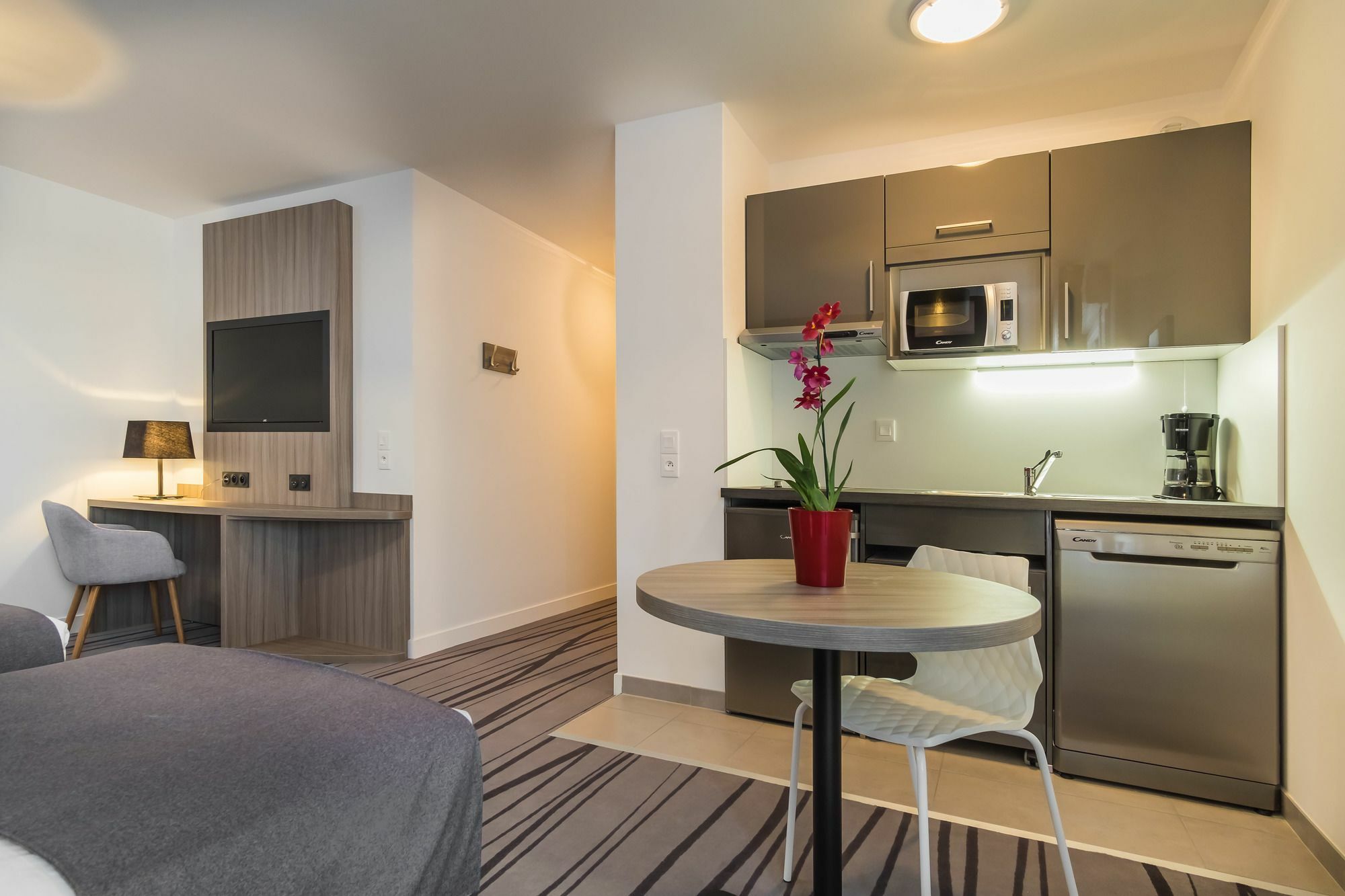 เนเมีย อพาร์ตโฮเทล เรสซิเดนซ์ เลอ แก วิกตอร์ Aparthotel ตูร์ ภายนอก รูปภาพ